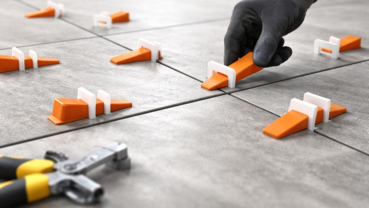 Najčešće greške kod postavljanja velikih formata pločica (i kako ih izbjeći)